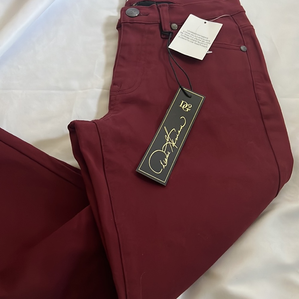 D2G 4p burgundy flare pants. NWT - Picture 2 of 9